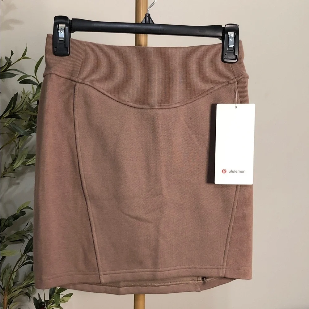lululemon athletica Women's Brown Mini Skirt (B2)